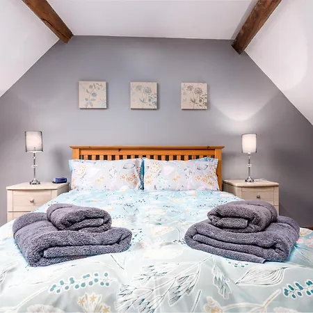Millstone Cottage - Stunning Barn Conversion!