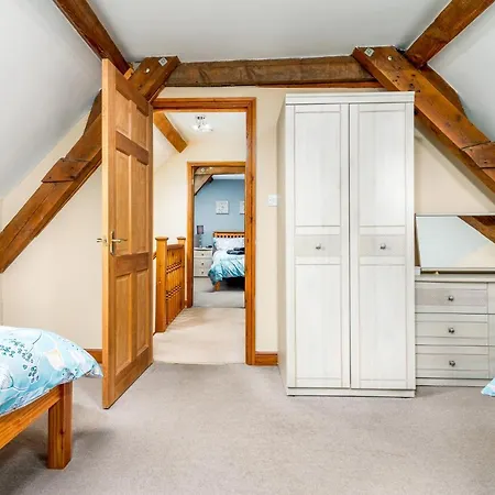 Millstone Cottage - Stunning Barn Conversion! Whitby